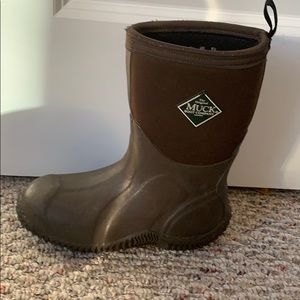 Boys Muck boots size 1 big kids